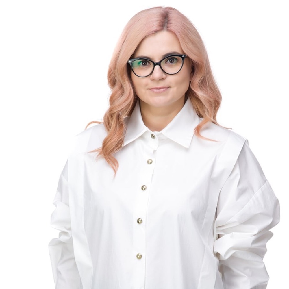 Carmen Păcuraru, portret de prezentare