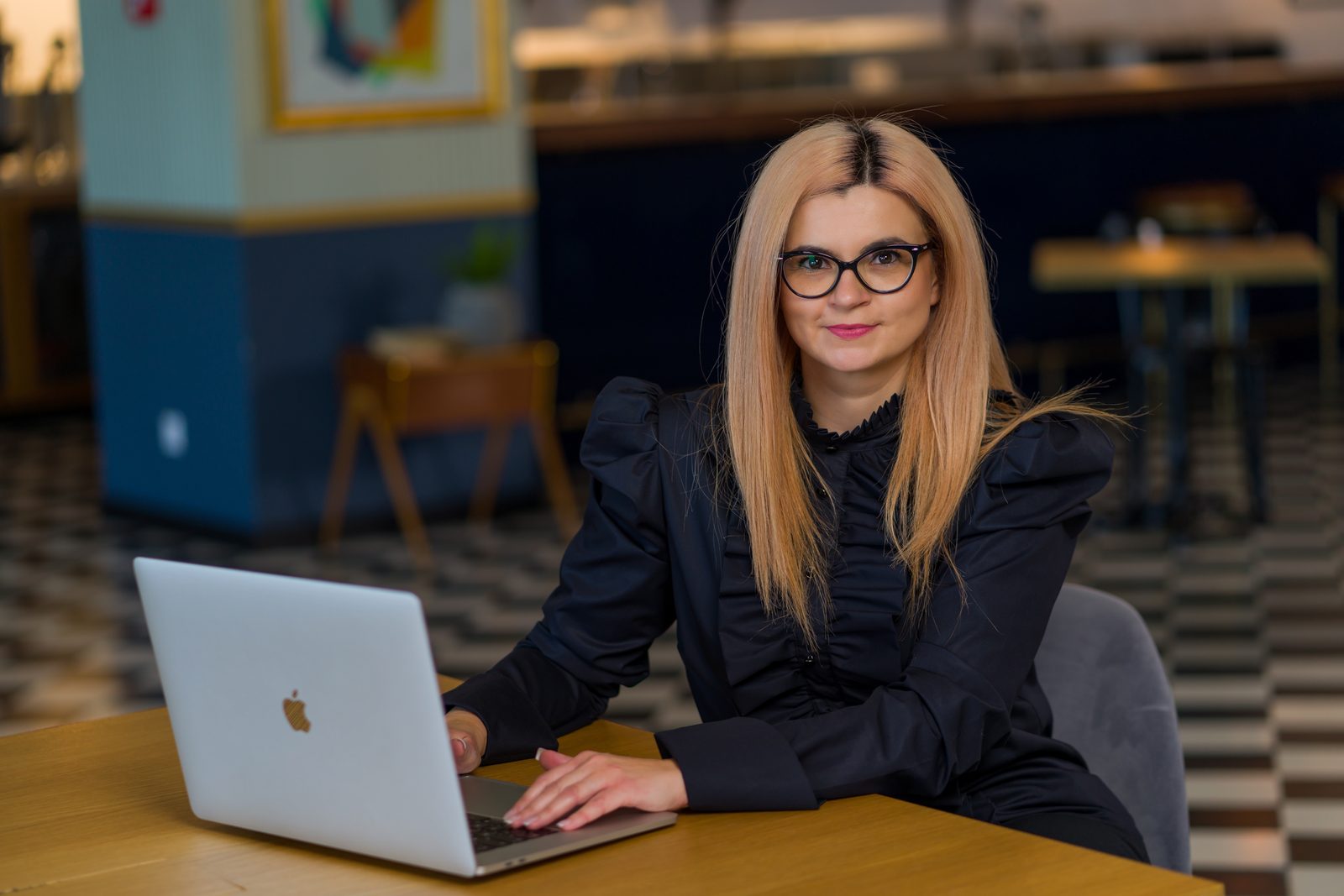 Carmen Elena Păcuraru pregătind o ședință de coaching
